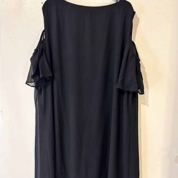 Black Cold Shoulder Shift Dress - Picture 2 of 7